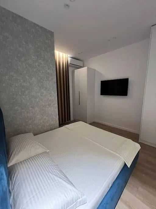 Peaceful Apartment Ish-Blloku Area Tirana Albania